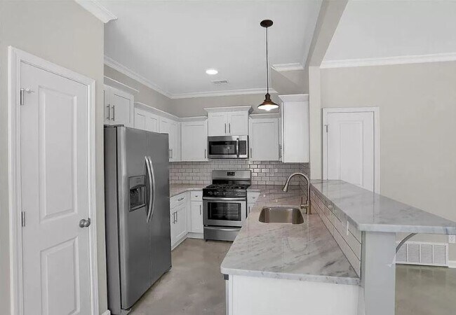 Building Photo - 5018 Wilburn Ave