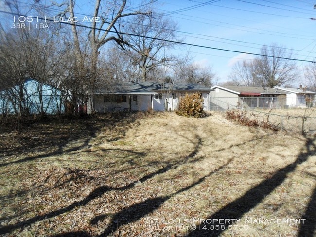 Building Photo - Ranch home with hardwood floors