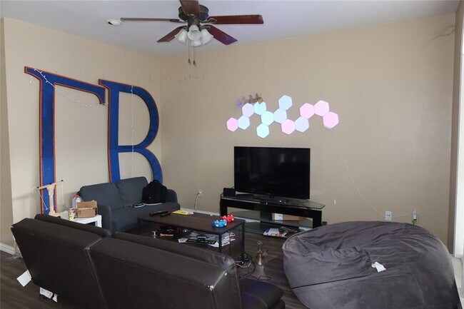 Building Photo - 2529 Rio Grande St