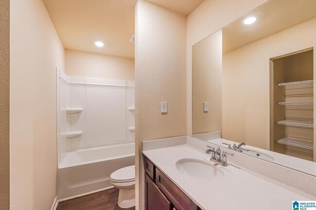 Building Photo - 6147 Rainbow Row