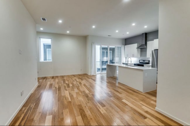 Photo - 3812 San Jacinto St Townhome