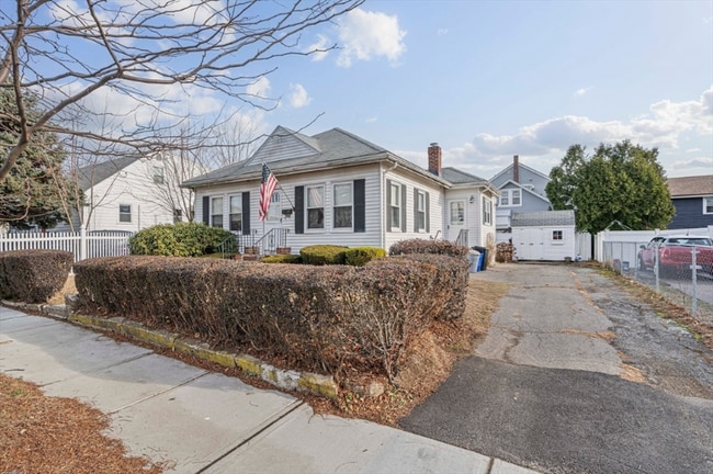 Building Photo - 350 Manet Ave