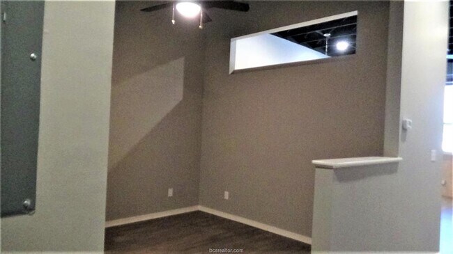 Building Photo - 212 N Bryan Ave