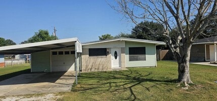 Building Photo - 308 Paula Ave