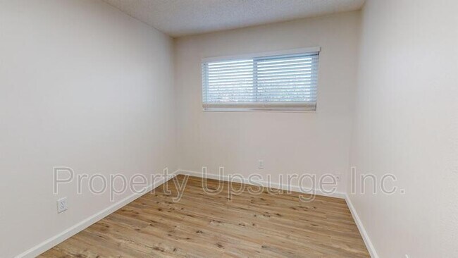 Building Photo - 2563 Irwin Rd