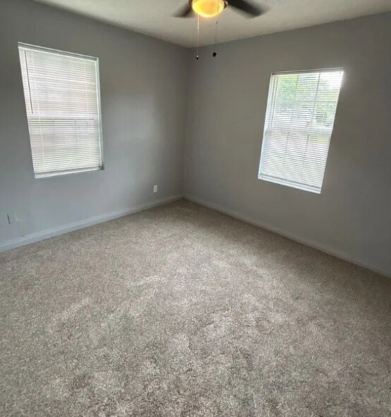Building Photo - 2019 Fairport Ave