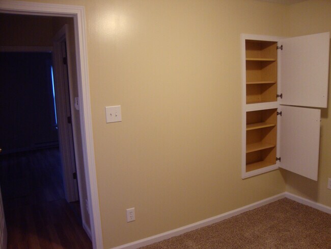 Bedroom storage shelves - 524 Market E St