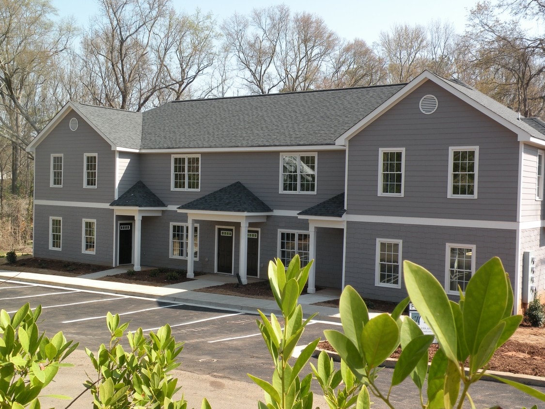 Primary Photo - 760 E Campus Rd