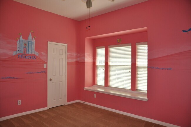 Foto del edificio - 2222 Drake Falls Dr