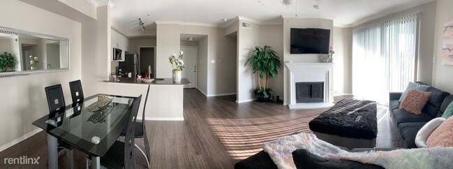 Building Photo - 11900 Stonehollow Dr