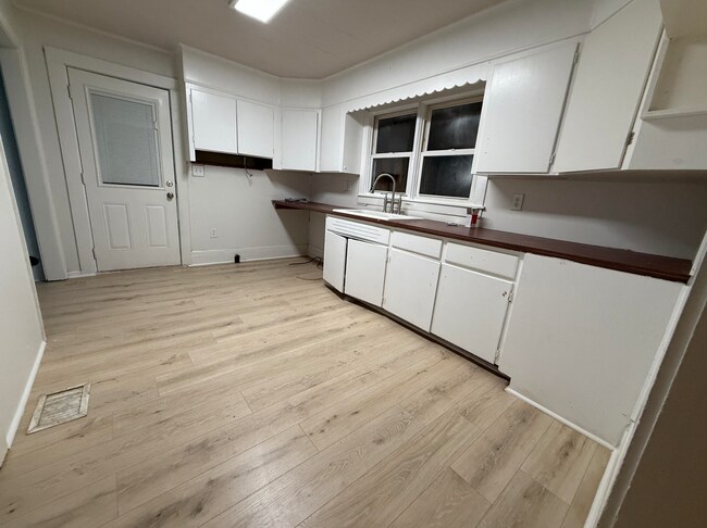 Foto del edificio - 4104 Old Austell Rd