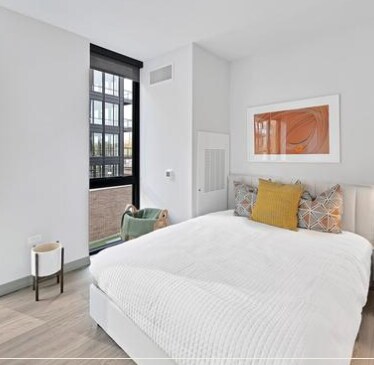 Foto del edificio - 2168 N Elston Ave