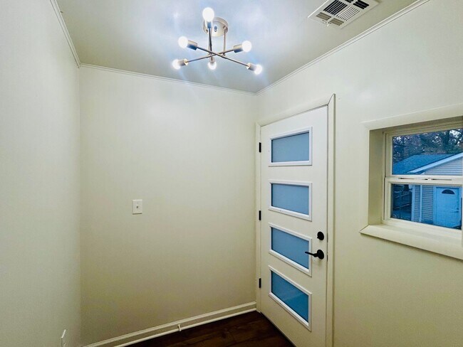 Foto del edificio - Updated 3 bedroom home in great location!