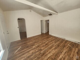 Building Photo - 6554 El Rey Ave