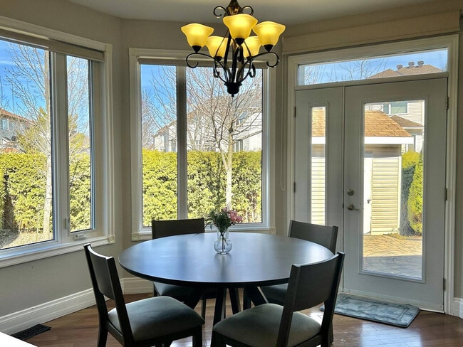 Photo du bâtiment - 50B Laxford Dr