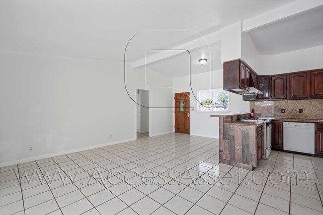 Building Photo - Charming 3 Bed/2 Bath Home In La Puente Ne...