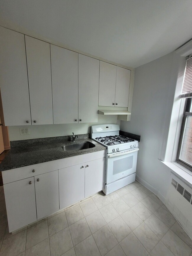 Foto del edificio - 105-40 62nd Rd