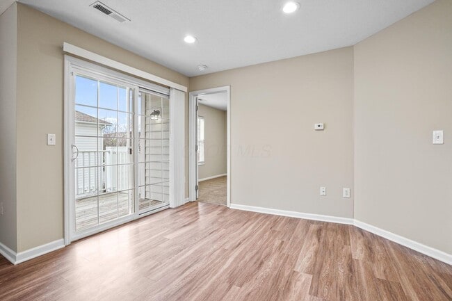 Foto del edificio - 4951 Stratford Pine Ln