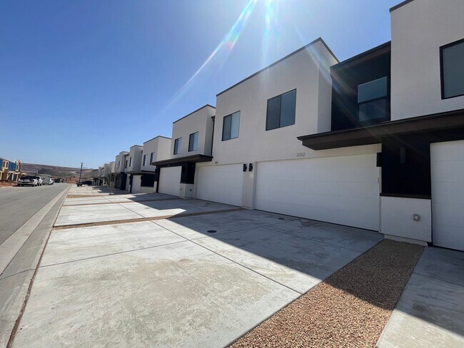 Foto del edificio - Long Valley Townhome!