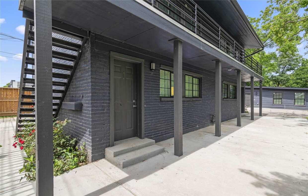 Primary Photo - 6810 Del Rio St