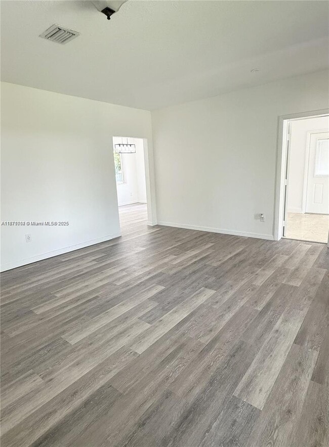 Foto del edificio - 1450 NW 35th St