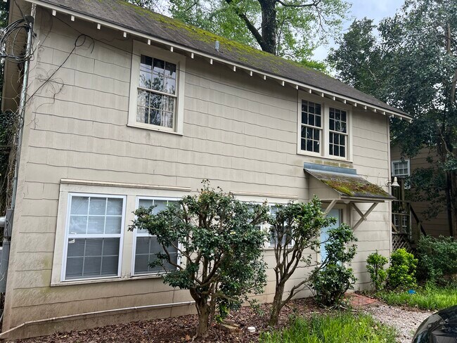 Building Photo - 340 E Thach Ave