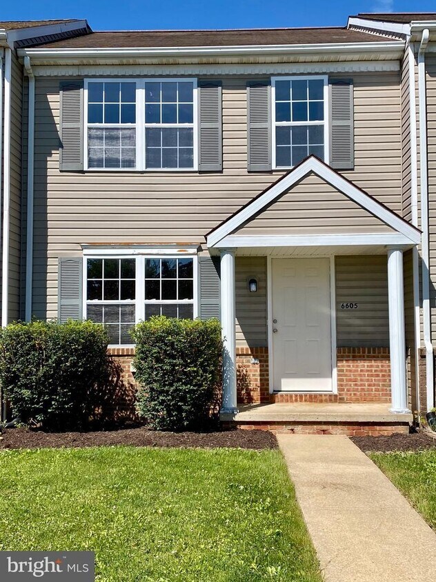 Primary Photo - 6605 Hollow Dr