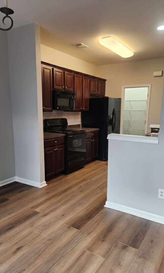 Vista a la cocina - 897 Ivydale Ln