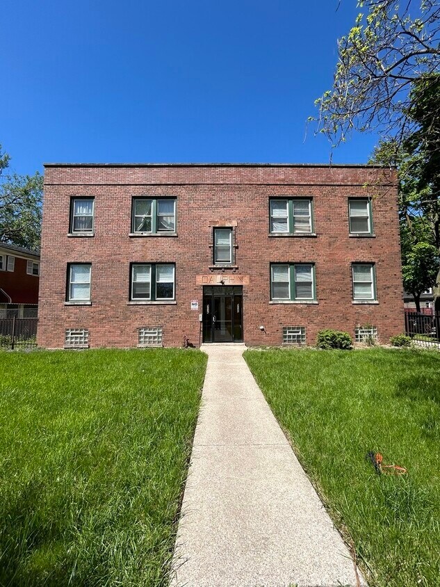 Primary Photo - 9036 S Dauphin Ave