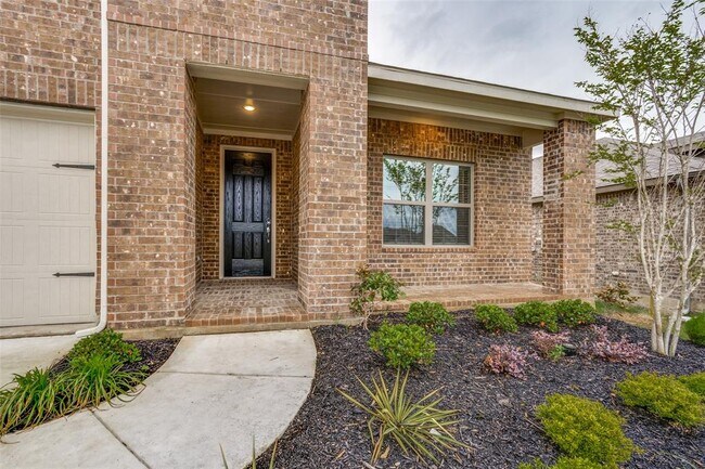 Building Photo - 6000 Aster Dr