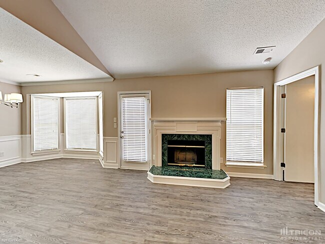 Foto del edificio - 8420 Hornwood Ct