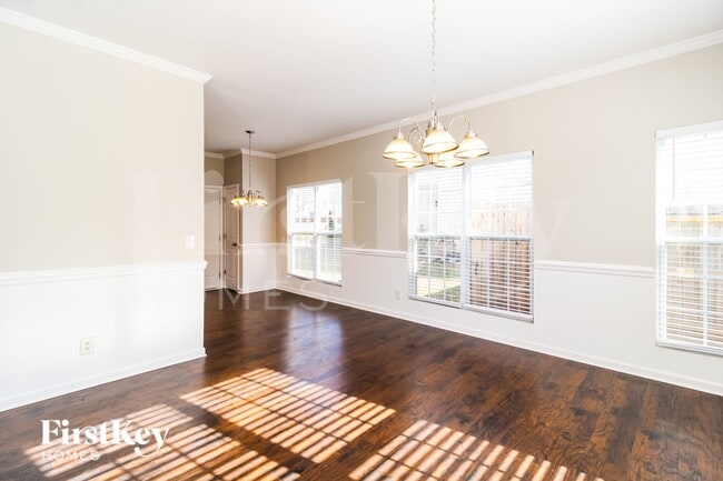 Building Photo - 6720 Winners Dr