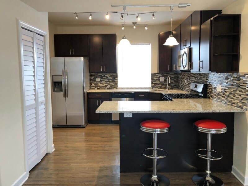 3839 W Roscoe St Unit 2W, Chicago, IL 60618 Apartment for Rent in