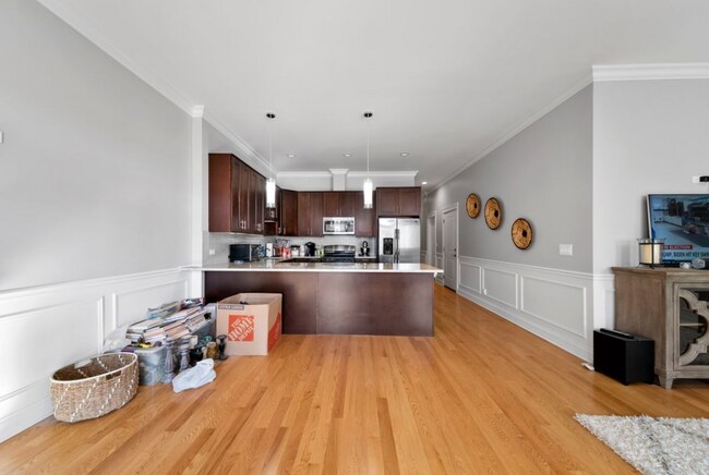 Foto del edificio - 3336 W Irving Park Rd