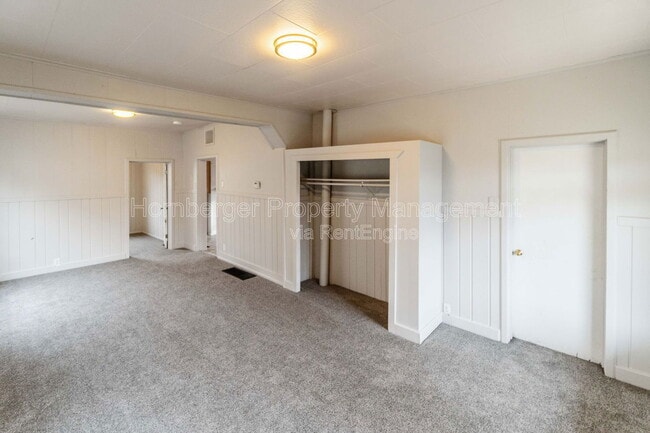 Building Photo - 1809 E 1st Ave