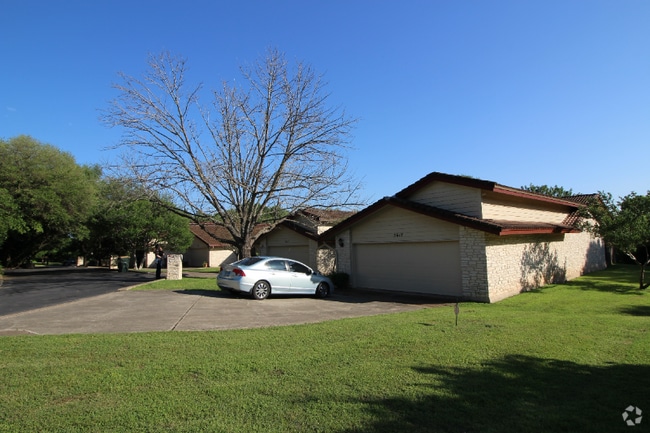 Building Photo - 3617 Doe Trl