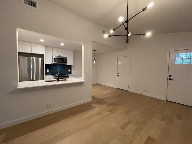 Foto del edificio - 9908 Brasher Dr