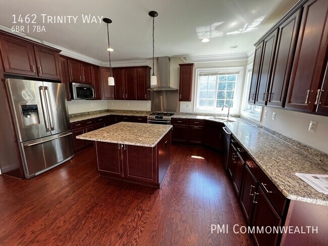 Foto del edificio - 6 Bed / 7 Bath Single Family (Available Now)