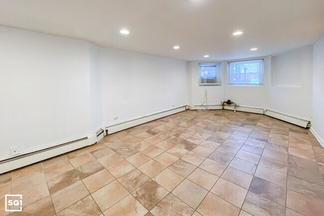 Foto del edificio - 3727 N Bosworth Ave