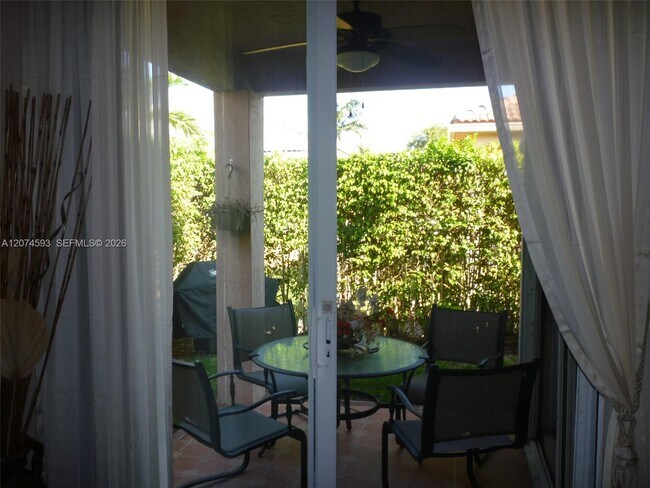 Foto del edificio - 644 Conservation Dr