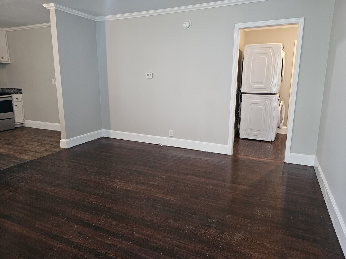Foto principal - 102 Dundee Ln