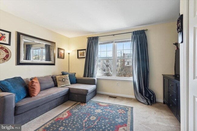 Building Photo - 720 Union St