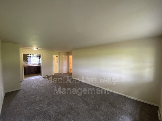 Foto del edificio - 10291 Paige Rd