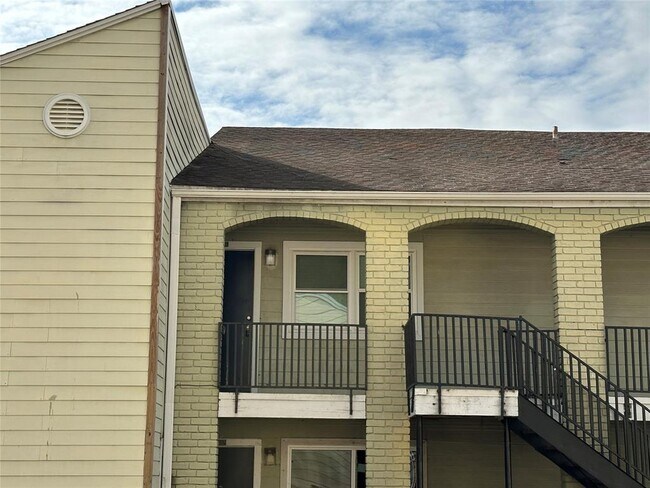 Foto del edificio - 6200 W Tidwell Rd