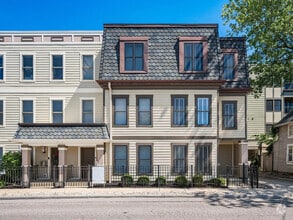 Building Photo - 140 E Greenwood Ave