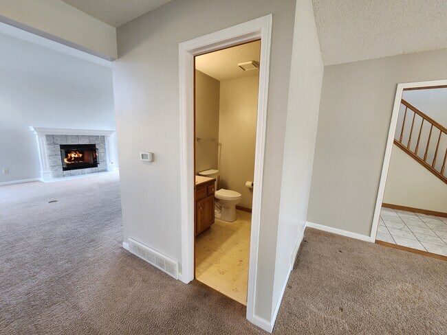 Building Photo - 7620 Normandy Dr NE