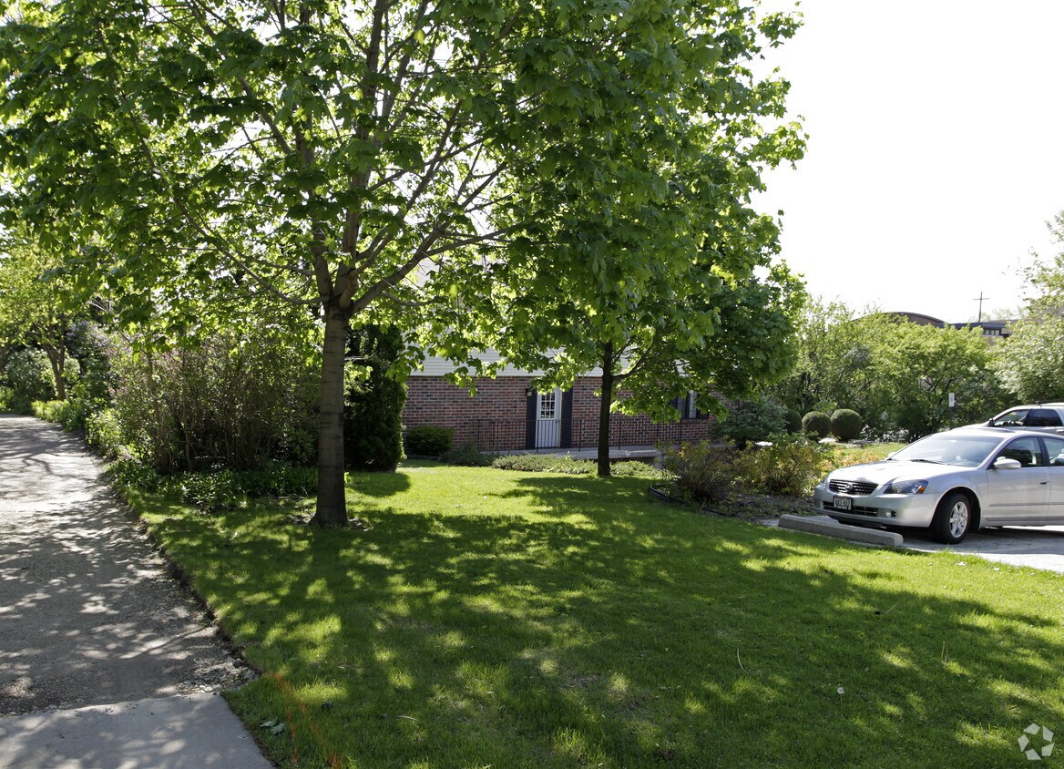 Foto del edificio - 868 N Glenview Ave