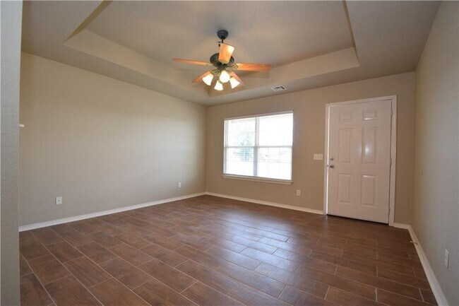 Foto del edificio - 815 Tunbridge Dr