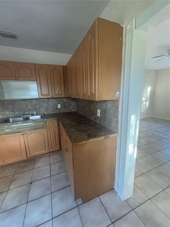 Foto del edificio - 1087 NW 51st St