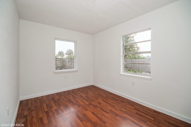 Foto del edificio - 2154 Henry St NE